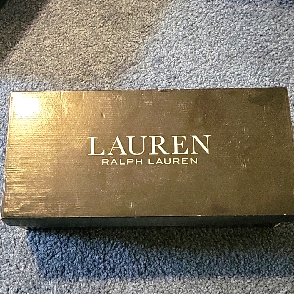 Ralph Lauren Size: 9 B Color Polo Tan